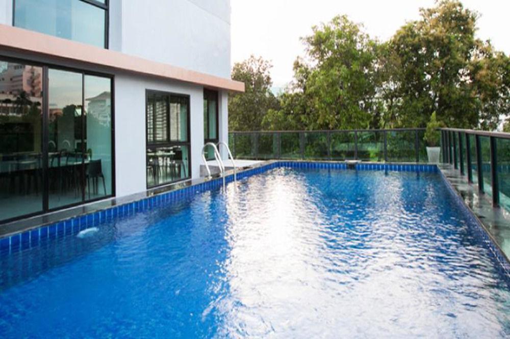 B2 South Pattaya Premier Hotel Екстериор снимка