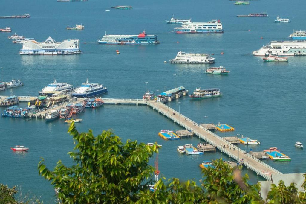 B2 South Pattaya Premier Hotel Екстериор снимка