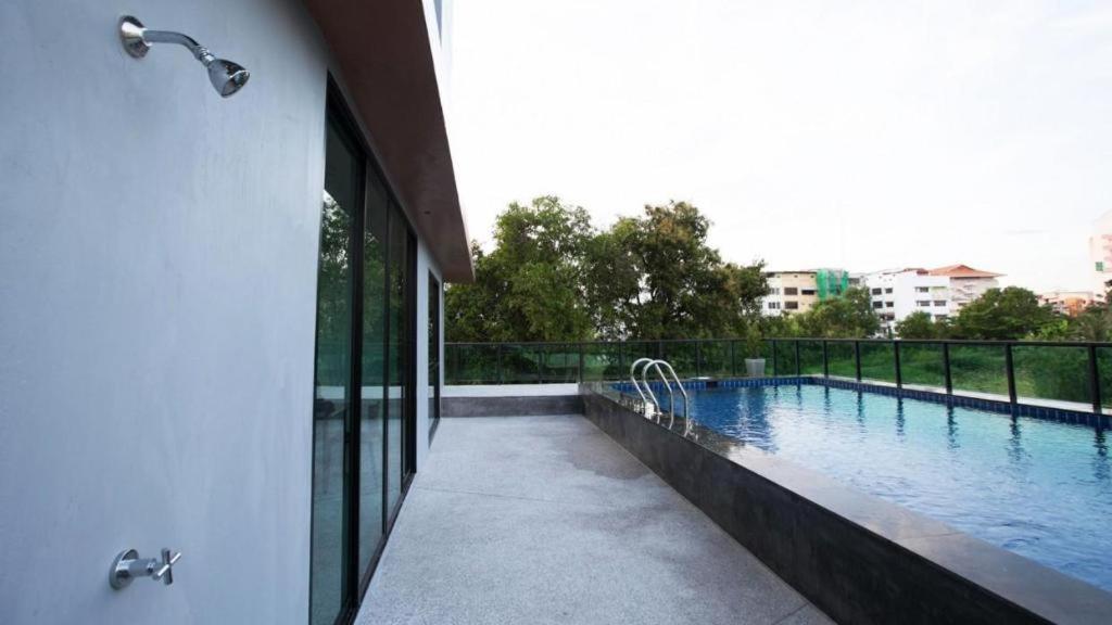 B2 South Pattaya Premier Hotel Екстериор снимка