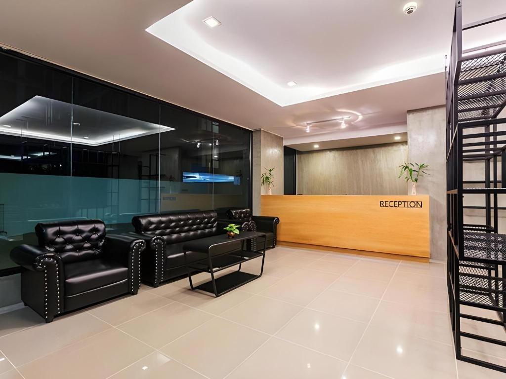 B2 South Pattaya Premier Hotel Екстериор снимка