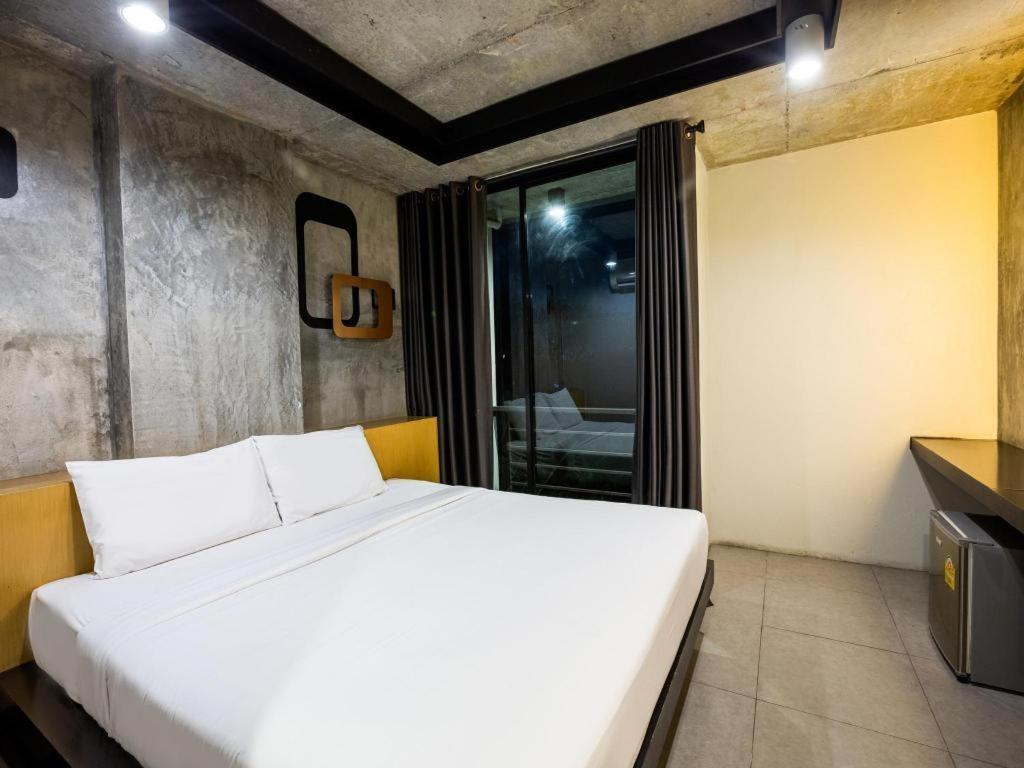B2 South Pattaya Premier Hotel Екстериор снимка