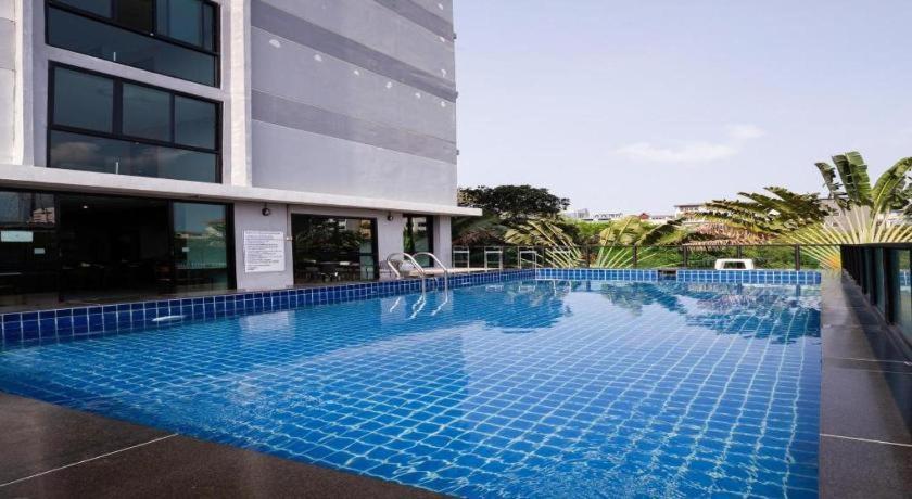 B2 South Pattaya Premier Hotel Екстериор снимка
