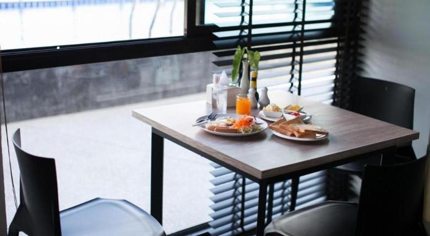 B2 South Pattaya Premier Hotel Екстериор снимка