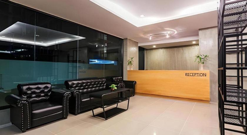 B2 South Pattaya Premier Hotel Екстериор снимка